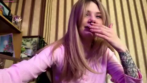 Snapshot of milakittys chatting on 06.23.26 milakittys online show from 06.23.26