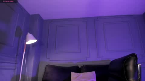 Snapshot of milalawrence_ chatting on 04.20.26 Mila online show from 04.20.26