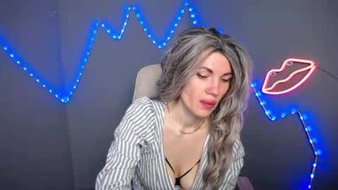 Snapshot of milaloona chatting on 04.19.26 Milaloona online show from 04.19.26