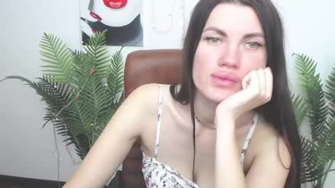 Snapshot of milaloona chatting on 05.14.26 Milaloona online show from 05.14.26