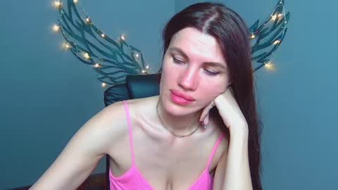 Snapshot of milaloona chatting on 05.30.26 Milaloona online show from 05.30.26