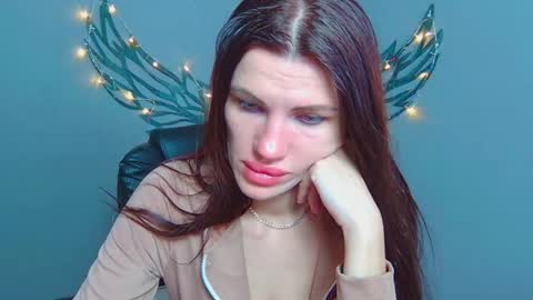 Snapshot of milaloona chatting on 05.31.26 Milaloona online show from 05.31.26