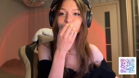 milamiuu online show from 04.30.26