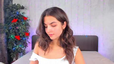 Snapshot of milana_crystal_ chatting on 12.19.24 Milana online show from 12.19.24