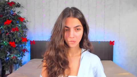Snapshot of milana_crystal_ chatting on 12.30.24 Milana online show from 12.30.24