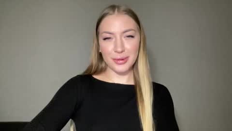 Snapshot of milanaaa_ chatting on 12.01.24 Milana online show from 12.01.24