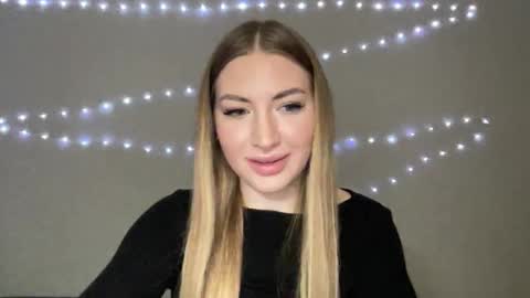 Snapshot of milanaaa_ chatting on 12.04.24 Milana online show from 12.04.24