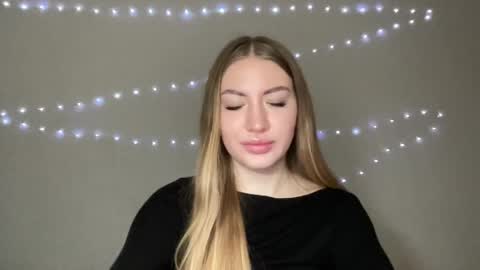 Snapshot of milanaaa_ chatting on 12.05.24 Milana online show from 12.05.24