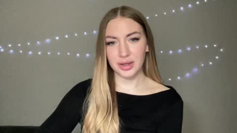 Snapshot of milanaaa_ chatting on 12.06.24 Milana online show from 12.06.24