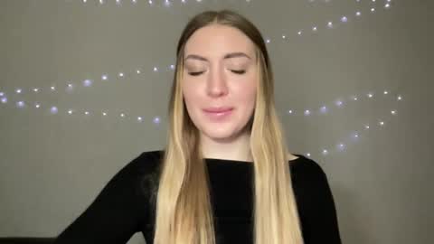 Snapshot of milanaaa_ chatting on 12.08.24 Milana online show from 12.08.24