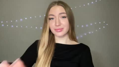 Snapshot of milanaaa_ chatting on 12.09.24 Milana online show from 12.09.24