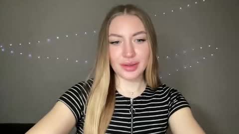 Snapshot of milanaaa_ chatting on 12.11.24 Milana online show from 12.11.24