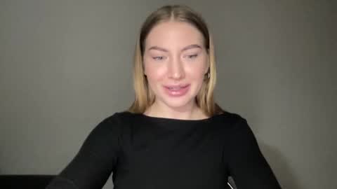 Snapshot of milanaaa_ chatting on 01.28.25 Milana online show from 01.28.25