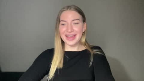 Snapshot of milanaaa_ chatting on 01.29.25 Milana online show from 01.29.25