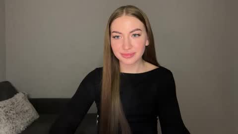 Snapshot of milanaaa_ chatting on 02.19.25 Milana online show from 02.19.25