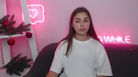 milanaangelas online show from 12.29.24