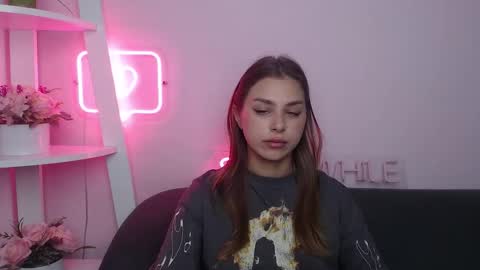 milanaangelas online show from 09.22.25