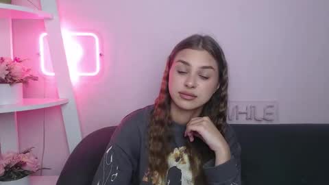 milanaangelas online show from 10.12.25