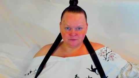 Snapshot of milanabiegert chatting on 02.15.25 Lana online show from 02.15.25