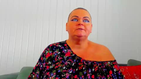 Snapshot of milanabiegert chatting on 02.06.26 Lana online show from 02.06.26