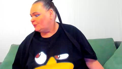 Snapshot of milanabiegert chatting on 03.13.26 Lana online show from 03.13.26