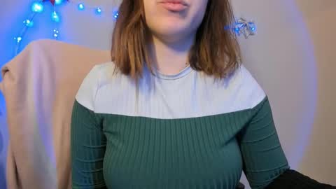 Snapshot of milanabrittt chatting on 12.28.24 Milana online show from 12.28.24