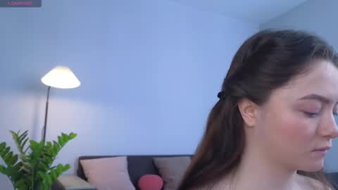 milanakowall online show from 02.25.26