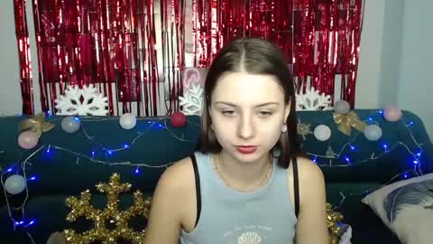 Snapshot of milanaroz chatting on 12.22.24 milanaroz online show from 12.22.24
