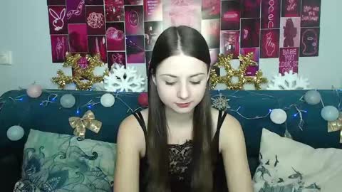 Snapshot of milanaroz chatting on 12.26.24 milanaroz online show from 12.26.24
