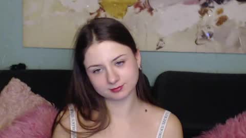 Snapshot of milanaroz chatting on 02.15.25 milanaroz online show from 02.15.25