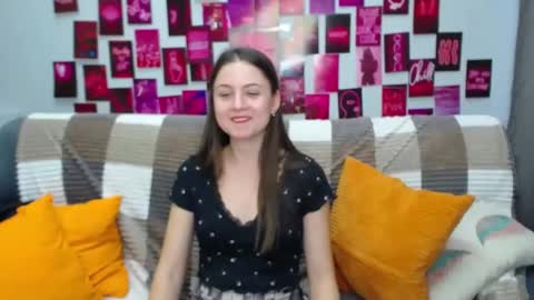 Snapshot of milanaroz chatting on 02.23.25 milanaroz online show from 02.23.25
