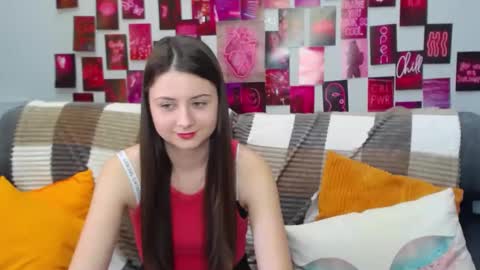 Snapshot of milanaroz chatting on 03.08.25 milanaroz online show from 03.08.25