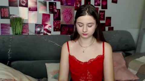 Snapshot of milanaroz chatting on 10.04.25 milanaroz online show from 10.04.25