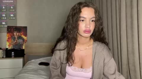 Snapshot of milanasugar chatting on 04.22.26 milanasugar online show from 04.22.26