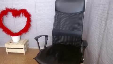 Snapshot of milaniyalove chatting on 09.15.25 milaniyalove online show from 09.15.25