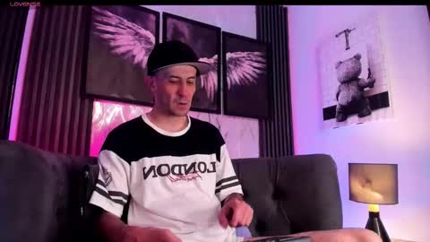 Snapshot of milanwhite_ chatting on 03.02.26 MILAN online show from 03.02.26