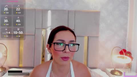 Snapshot of milasaenz1 chatting on 09.12.25 Cami online show from 09.12.25
