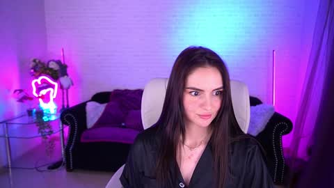 Snapshot of milashalovely chatting on 12.30.24 Milasha online show from 12.30.24