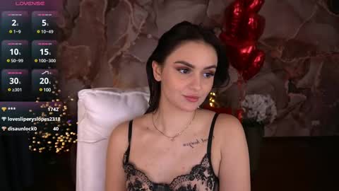 Snapshot of milashalovely chatting on 02.18.25 Milasha online show from 02.18.25