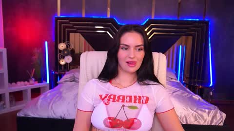 Snapshot of milashalovely chatting on 09.25.25 Milasha online show from 09.25.25