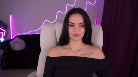 Snapshot of milashalovely chatting on 10.15.25 Milasha online show from 10.15.25