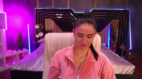 Snapshot of milashalovely chatting on 10.21.25 Milasha online show from 10.21.25