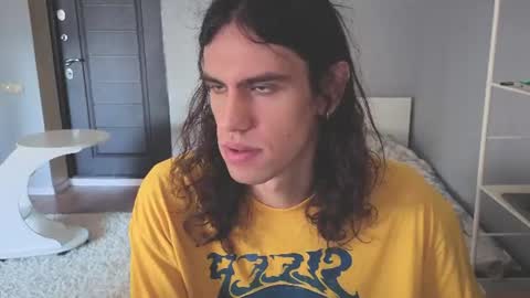Snapshot of milaslovv chatting on 06.19.26 Mila online show from 06.19.26