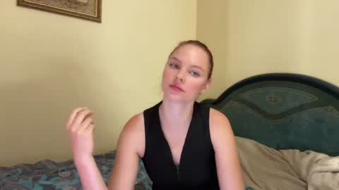 Snapshot of milav_ chatting on 07.08.26 Lana online show from 07.08.26