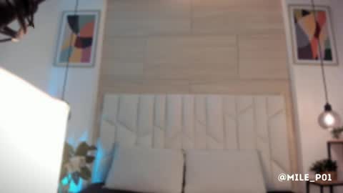 M I L E  online show from 10.09.25