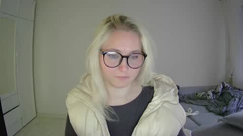 Snapshot of milena391630 chatting on 04.19.26 Milena new nonude shy blonde natural online show from 04.19.26