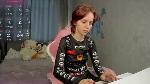 Snapshot of milena_milyan chatting on 06.15.26 Milena online show from 06.15.26