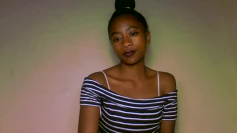 Snapshot of milennah chatting on 06.12.26 milennah online show from 06.12.26