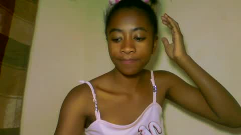 Snapshot of milennah chatting on 06.15.26 milennah online show from 06.15.26