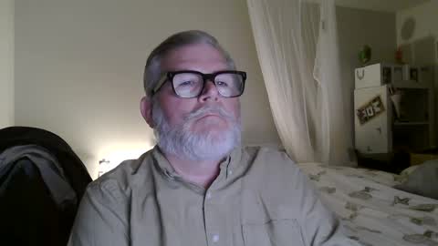 Snapshot of milesnash chatting on 09.23.25 Miles Nash online show from 09.23.25